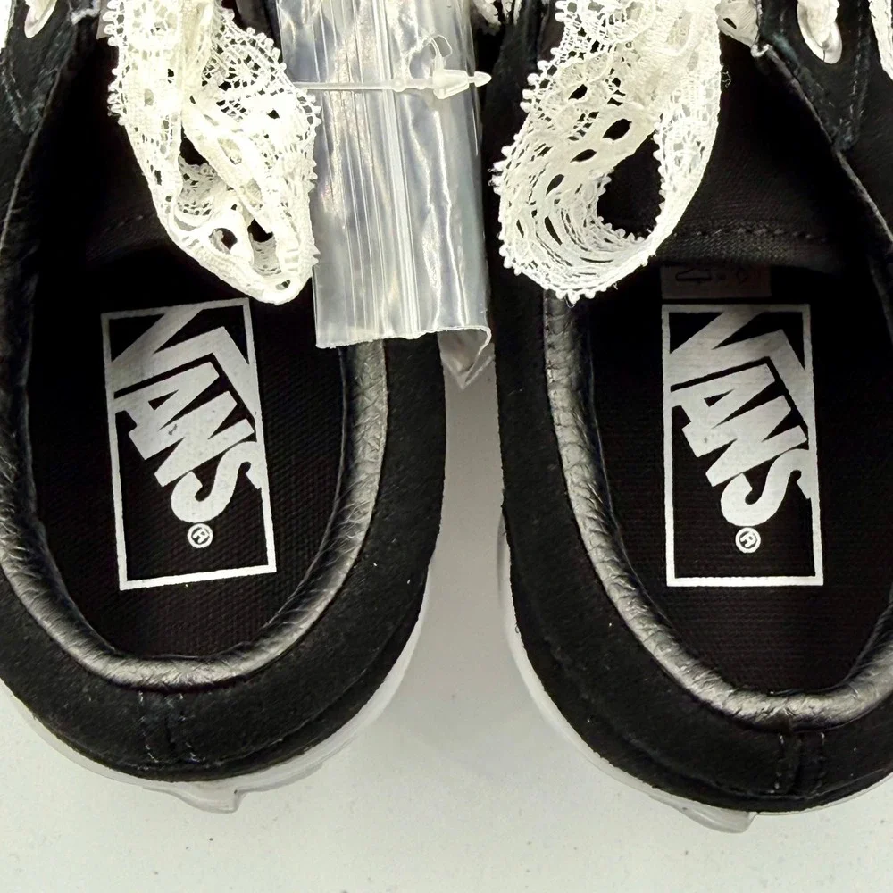 Vans Old Skool Pop‎ Lace Black Suede Skate Shoe Sneakers Womens 8.5 Coquette